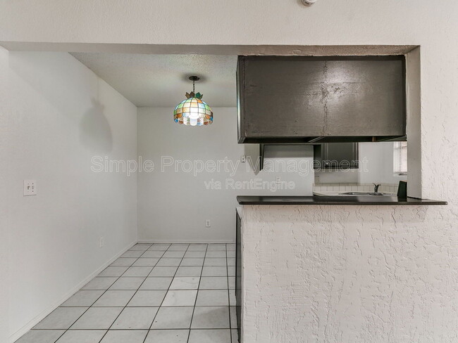 Building Photo - 6207 SE 46th St