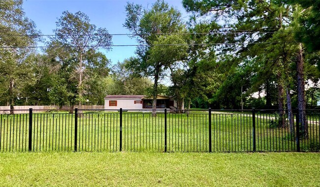 Building Photo - 914 County Rd 4882