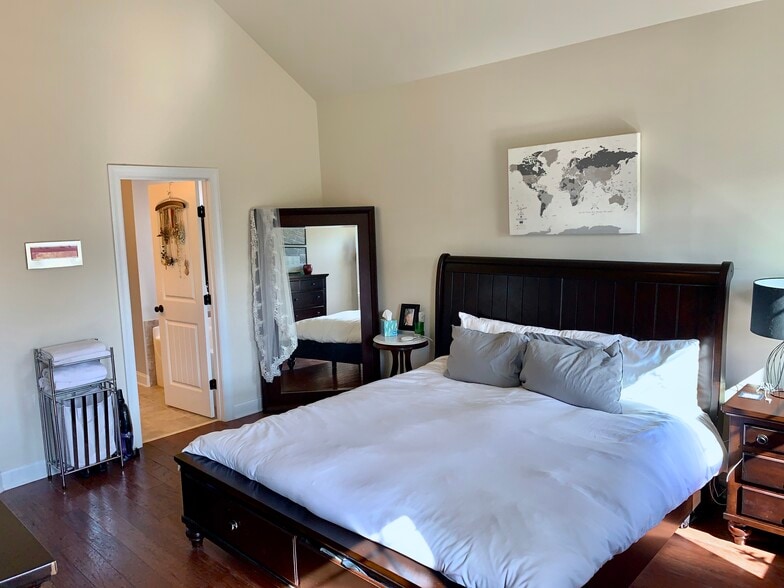 Owner's Suite - 1359 Micahs Way N