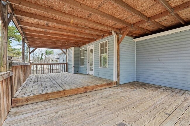 Building Photo - 240 Plantation Glen Ct