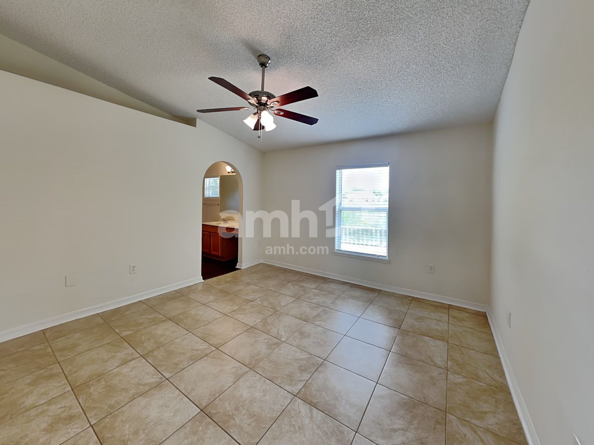 Building Photo - 2201 Pierce Arrow Dr