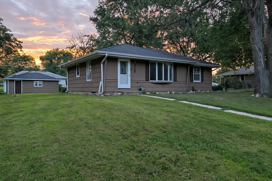 Front of the House - 9936 11th Ave S