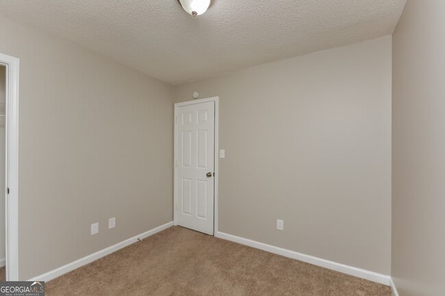 Building Photo - 117 Star Lake Dr