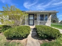 Building Photo - Beautiful 3-Bedroom Home with Large Fenced Backyard