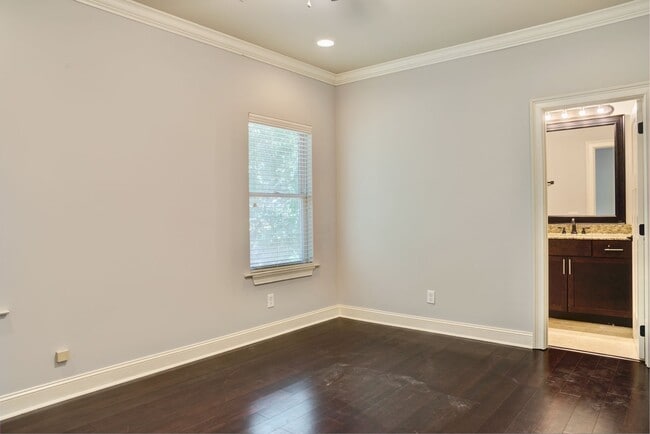 Building Photo - Heisman Villas: End Unit with Parking & Pr...