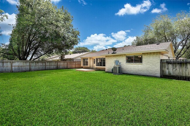 Building Photo - 9814 Appleridge Dr