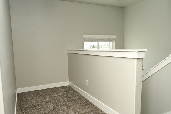 Building Photo - 2221 S 1180 W