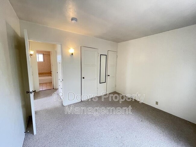 Building Photo - 859 Chalcedony St