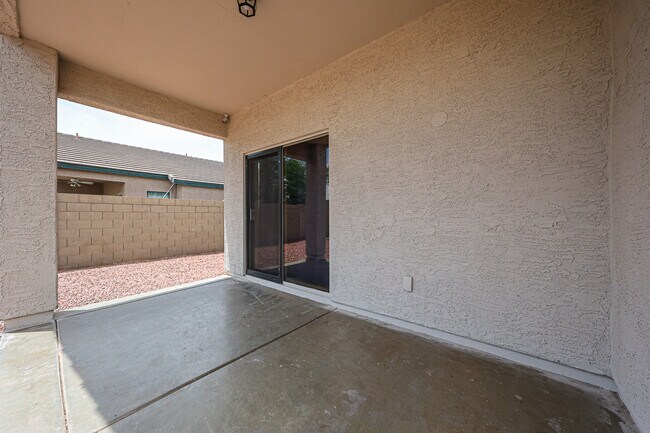 Building Photo - 619 N 70th Ave