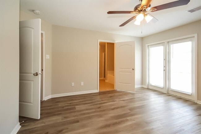 Building Photo - 12039 Fairquarter Ln