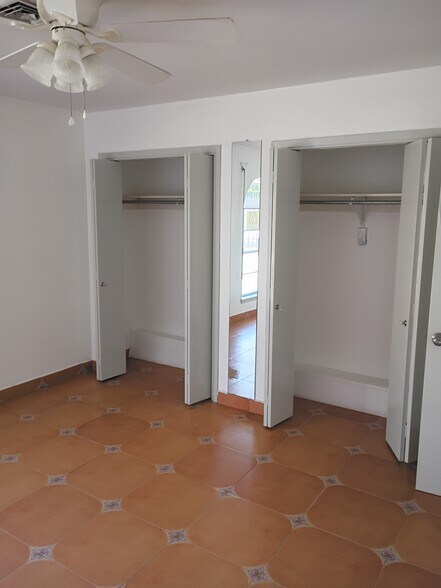 Building Photo - 706 Continental Dr