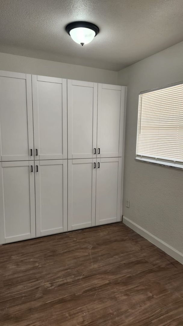 Building Photo - Renovated 4/2 Home Tampa Available Now