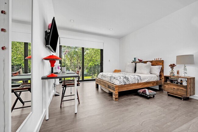 Building Photo - 5921 SW 87th St