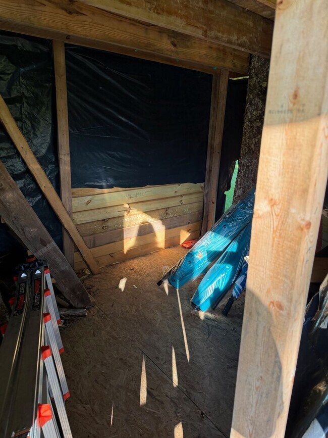 Building Photo - Country Living