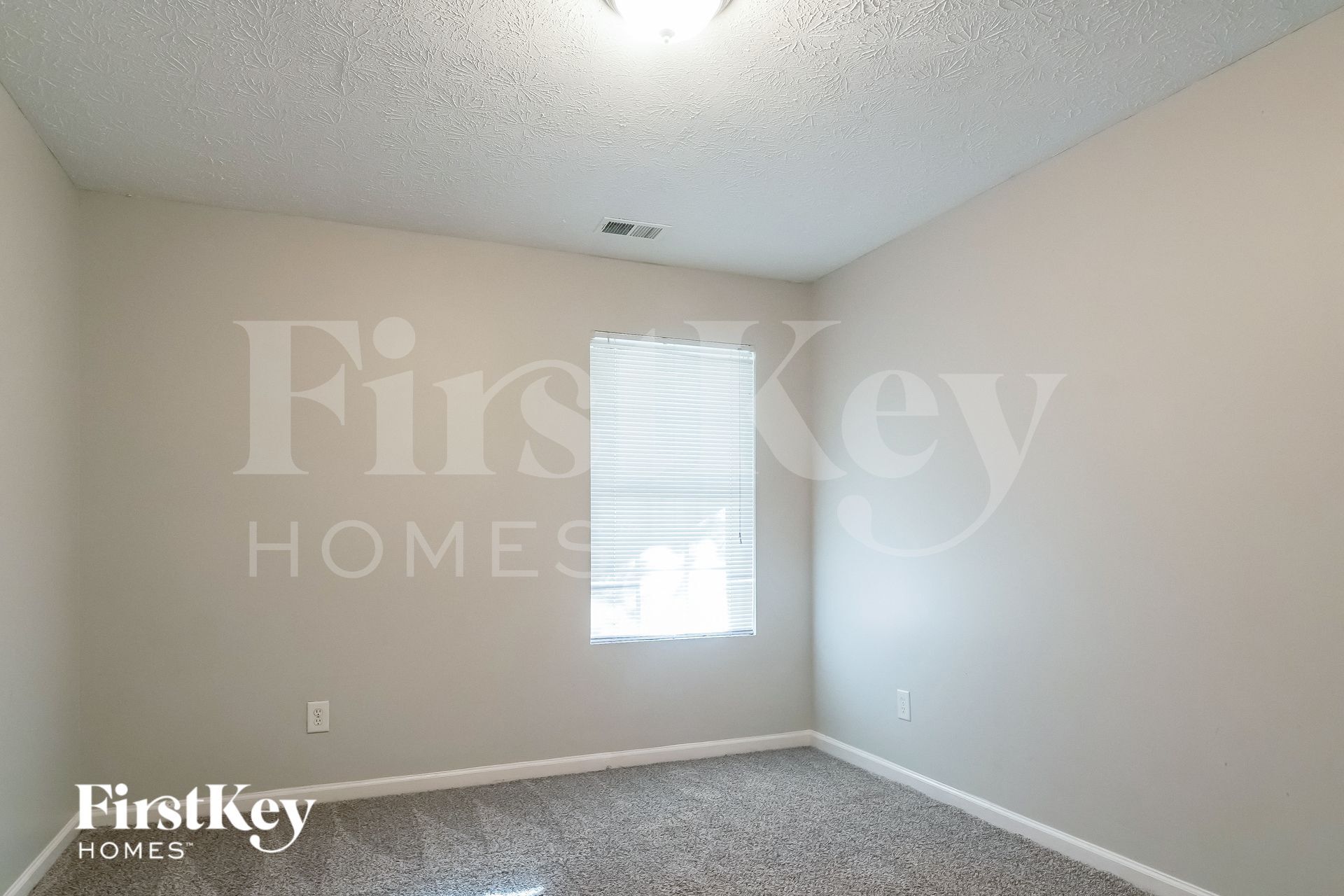 Building Photo - 10968 Big Sky Dr