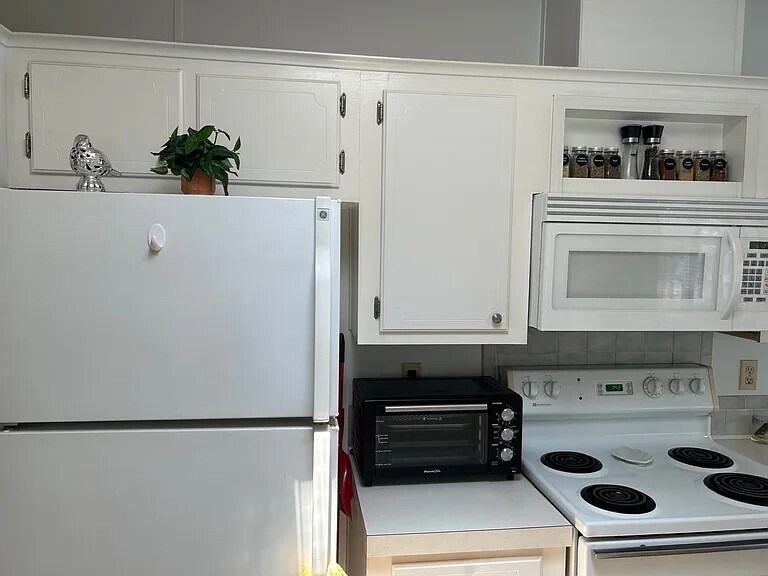 Building Photo - 3009 Sabal Cir