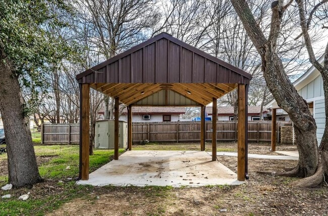 Building Photo - 508 N Oneal St