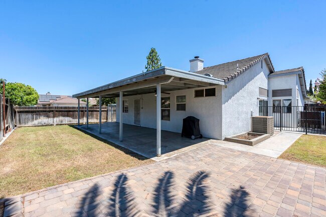 Building Photo - 5001 Rogue Water Ct