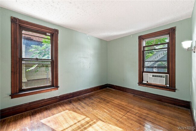 Building Photo - 304 W Delavan Ave