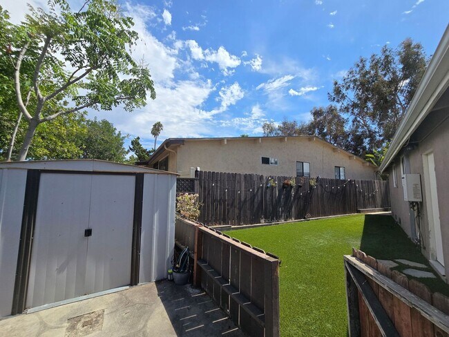 Building Photo - 5539 Baja Dr
