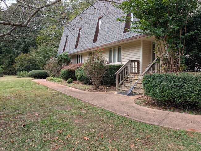 Building Photo - Room in Single Family Home on Ranson Rd