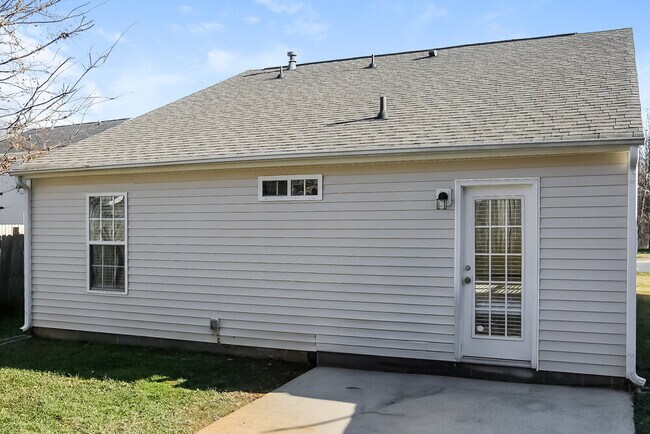 Building Photo - 4006 Salmon River Dr