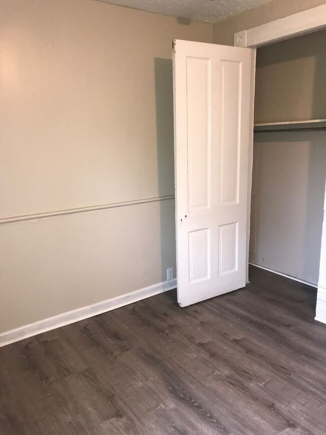 Building Photo - Spacious 2-3 bedroom home in Park Hill- Se...