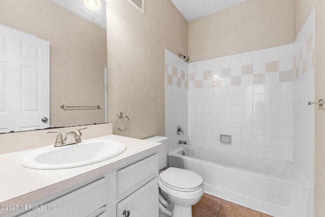 Building Photo - 13810 Sutton Park Dr N