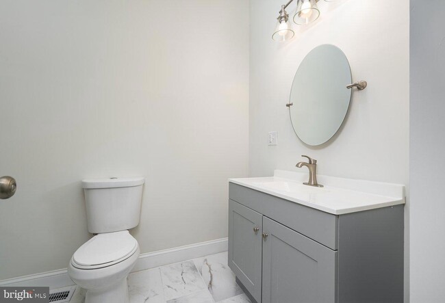 Building Photo - 71 Dolphin St