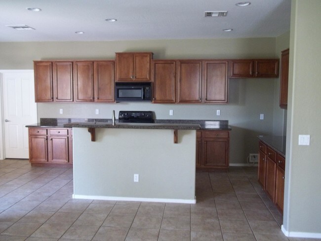 Building Photo - 3643 E Bridgeport Pkwy