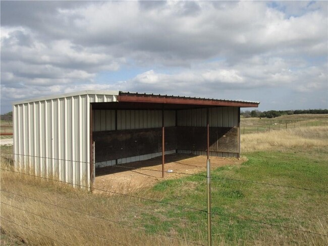Building Photo - 7047 Smith Dairy Rd
