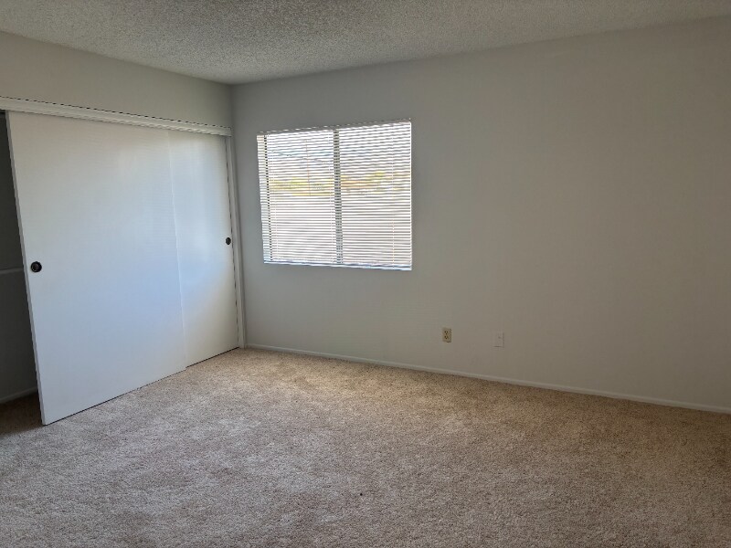 Building Photo - 6400 Kraft Ave