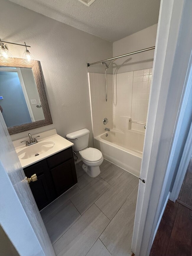 Building Photo - MOVE IN SPECIAL $500.00 OFF FIRST FULL REN...