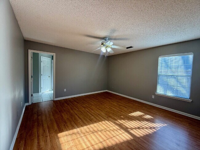 Building Photo - 24 Winchester Ct