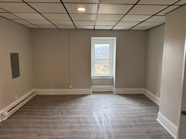 Building Photo - 1932 Lowrie St