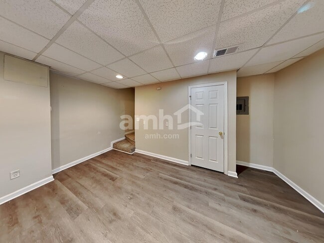 Building Photo - 2911 Water Lily Ct