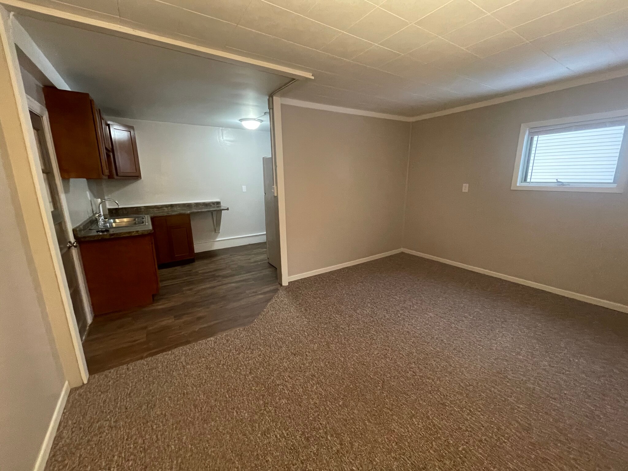 Building Photo - 7 W Hwy 61