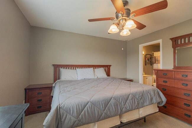 Building Photo - 1245 S Flatrock Cir