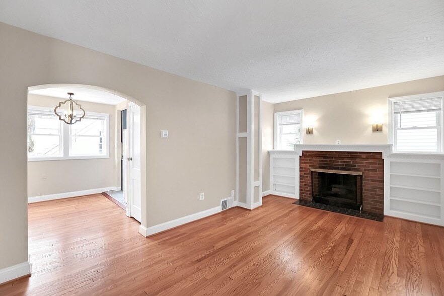 Building Photo - 608 N Abingdon St