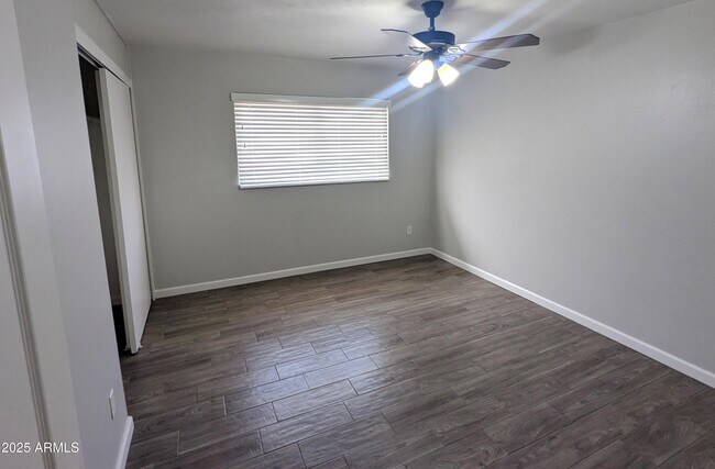 Building Photo - 8127 E Mitchell Dr