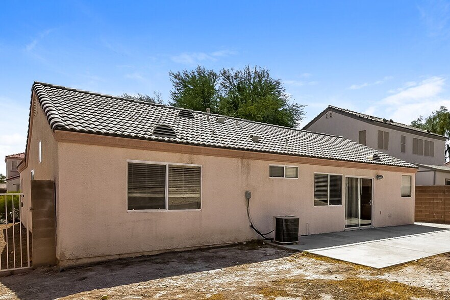 Building Photo - 3830 Canary Creek Ave