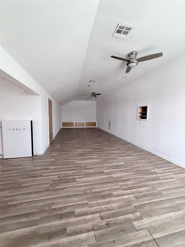 Building Photo - 618 Sulphur St