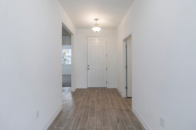 Building Photo - MOVE IN SPECIAL-Beautiful Newer Energy Efficient 4/2 Close to Lake Nona