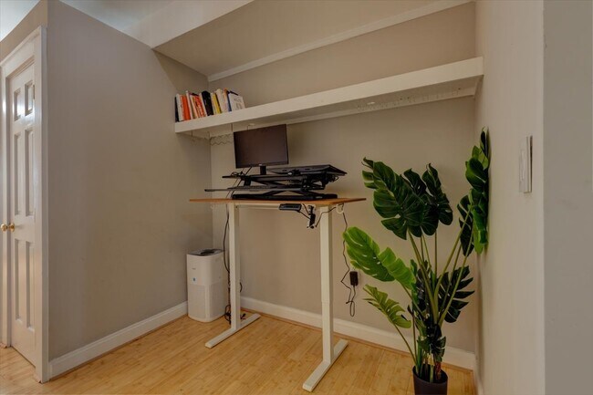 Building Photo - 1435 Covington St