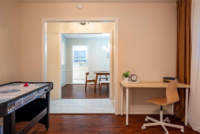 Building Photo - 10607 Wickersham Ln