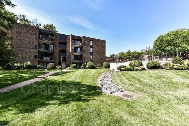 Building Photo - 7802 Dassett Ct
