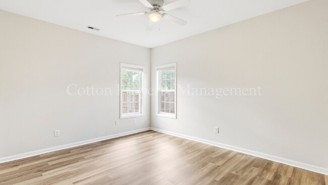 Building Photo - 1010 Winterberry Cir