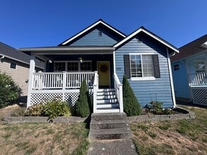 Building Photo - Centrally Located 3/2 Home in Central Kits...