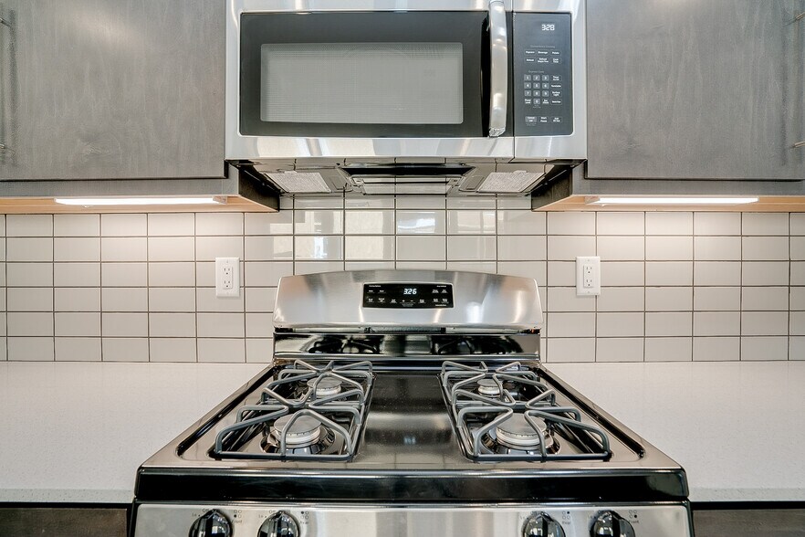 Kitchen - 8665 E Ultra Dr