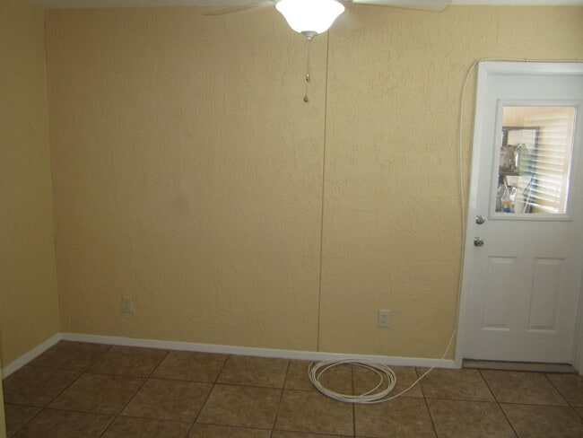 Building Photo - 215 Mulberry Ave
